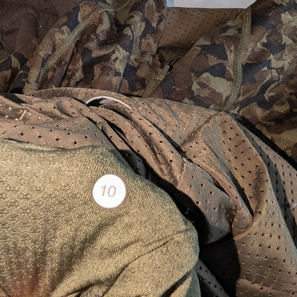 Lululemon Find Your Bliss Reversible Size 10 - Picture 5 of 7